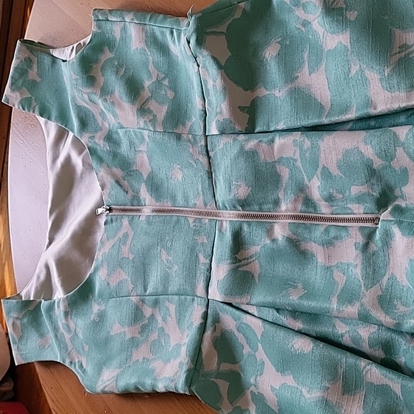 Dress - Picture 3 of 6